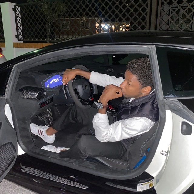 Mentor da Elite Forex ao volante de um Lamborghini